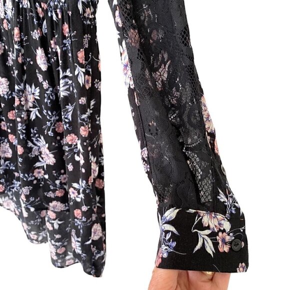 Torrid empire waisted top,  elasticized waist, v-neck, high-low hemline - Picture 4 of 14